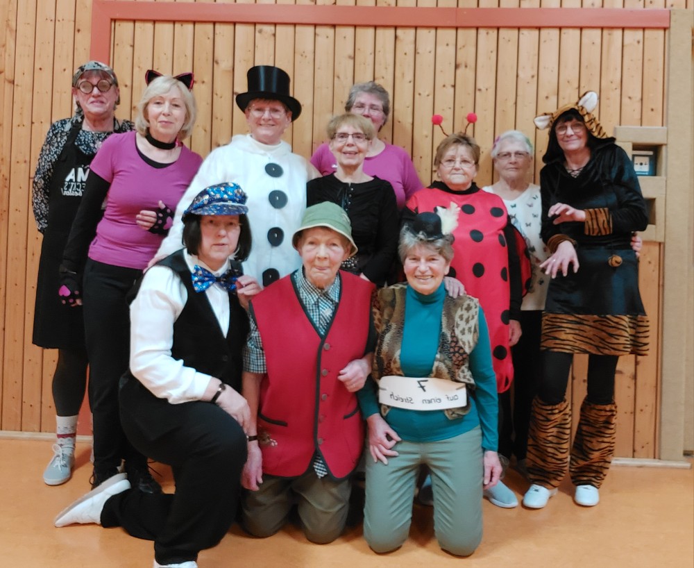 Börde Helau in der Sporthalle - Fit durch die fünfte Jahreszeit beim Rosenmontagssport 2024. Foto: Christiane Schulz