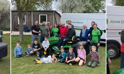 Featured image of post Feierliche Übergabe des neuen Rasentraktors